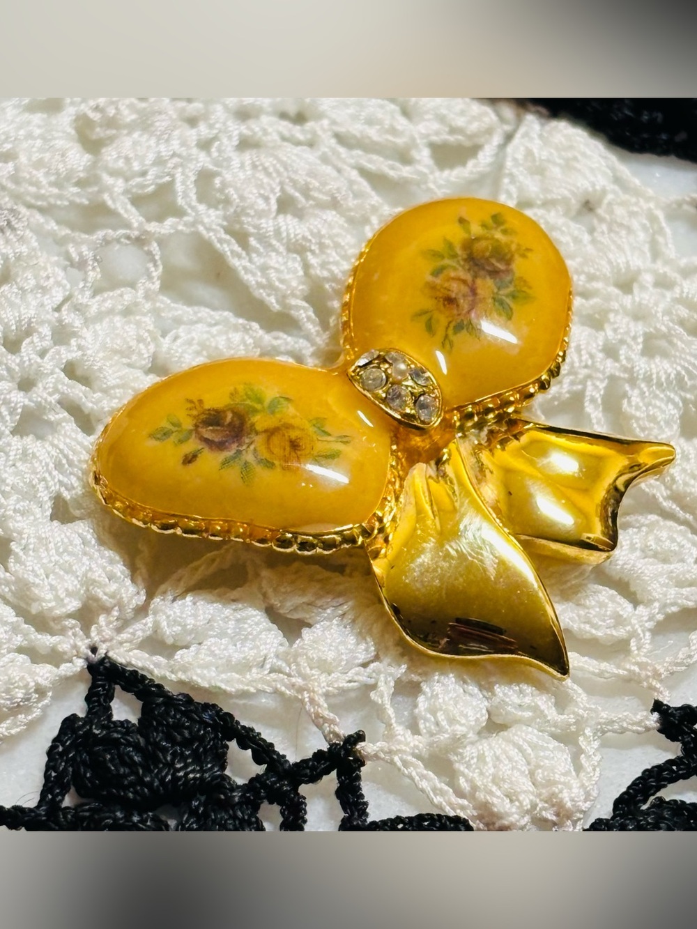Kenneth Cole Vintage Brooch